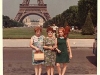 0511_DreiDamenInParis